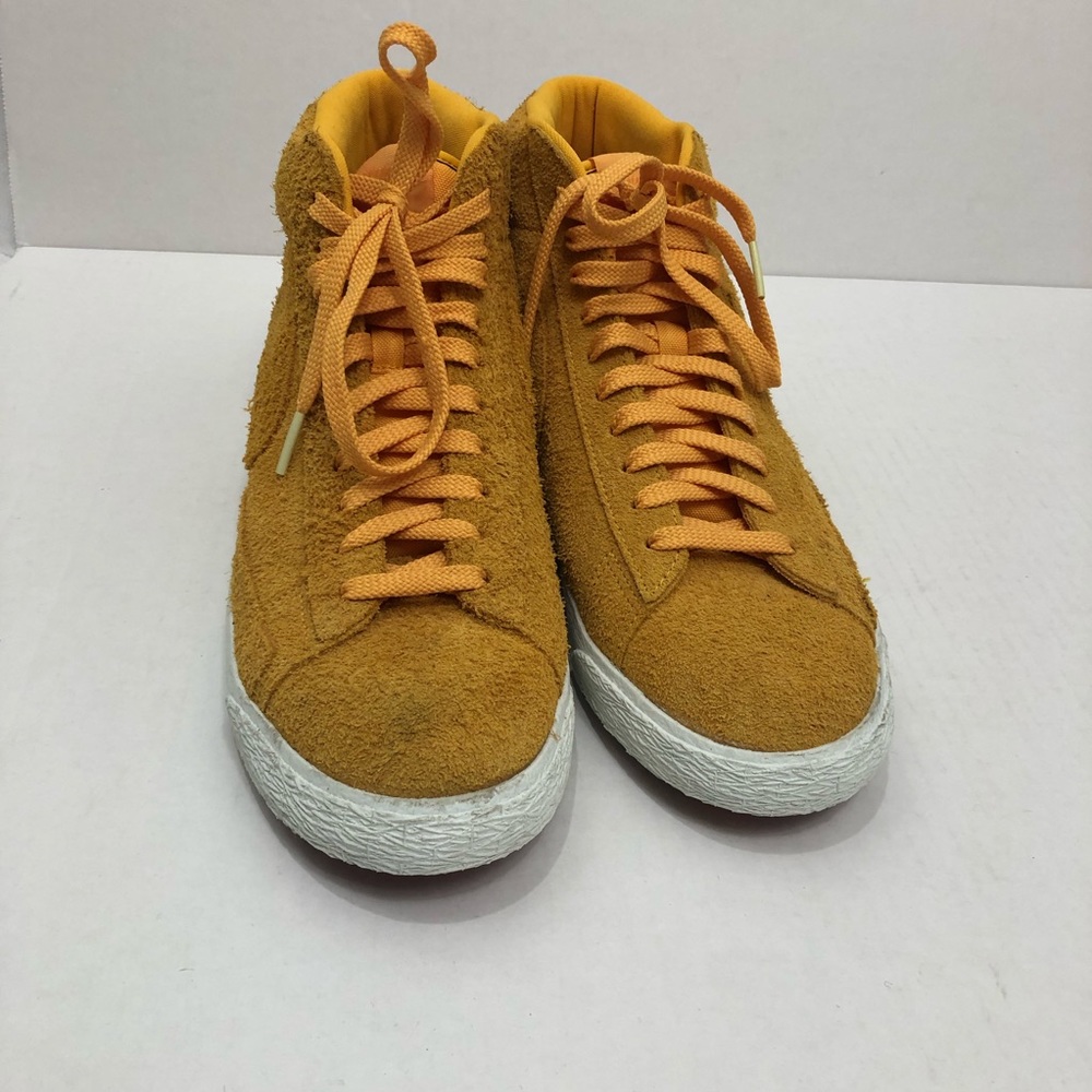 Nike Mens Blazer Mids '77 Size 9 Yellow